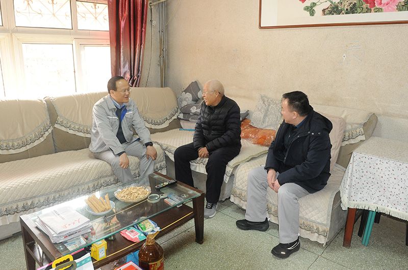 公司党委开展节前走访慰问活动
