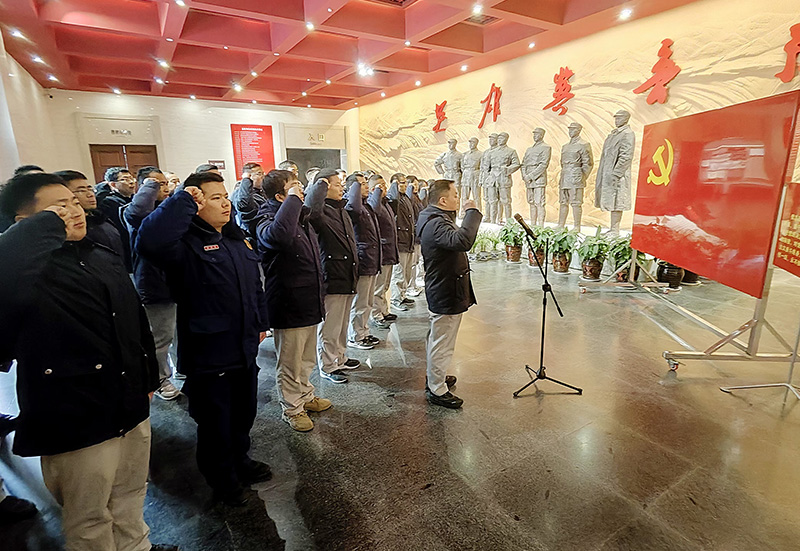 永利yl23455组织新党员入党宣誓仪式
